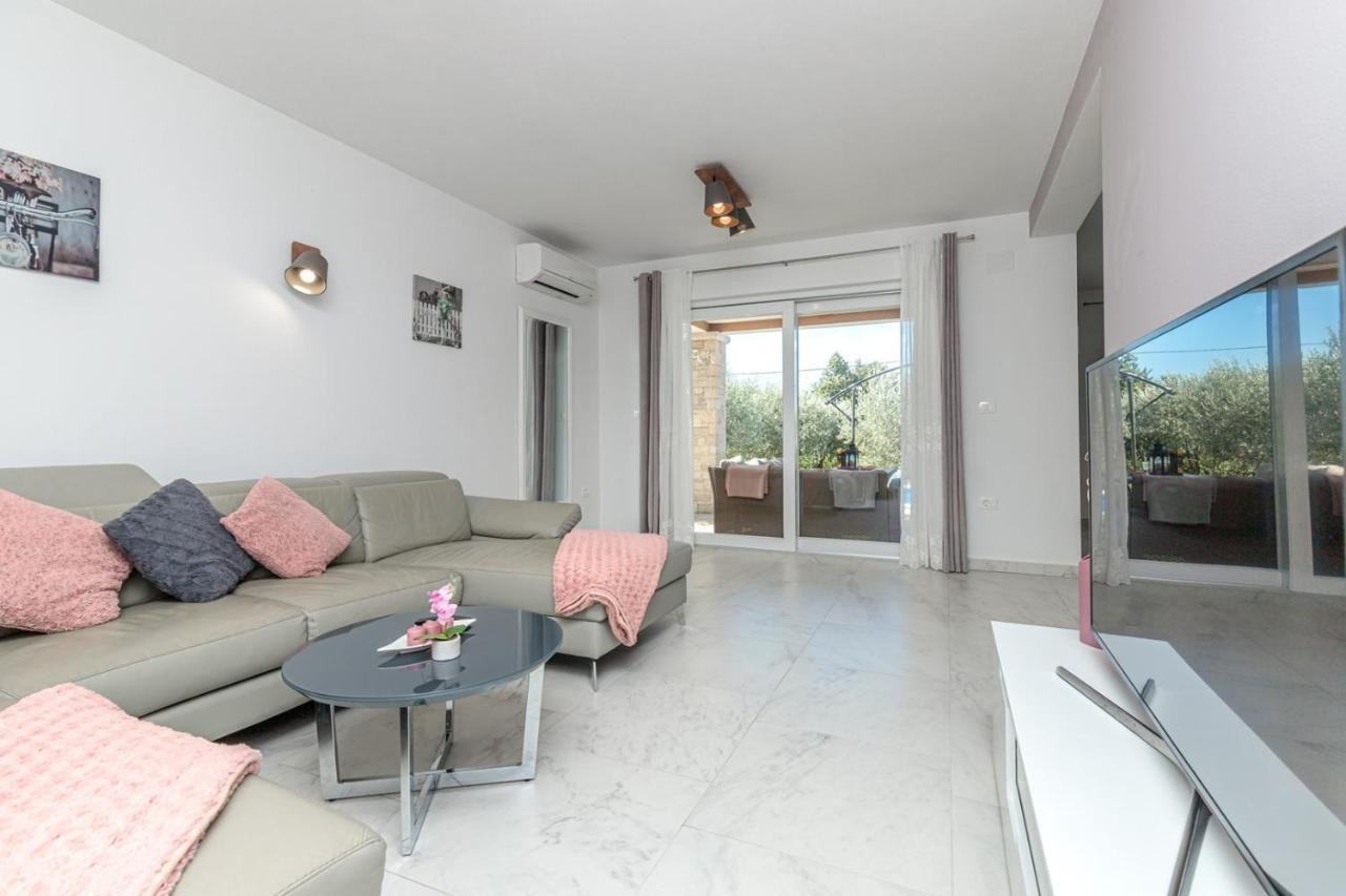 Villa Terlevic Selina Luaran gambar